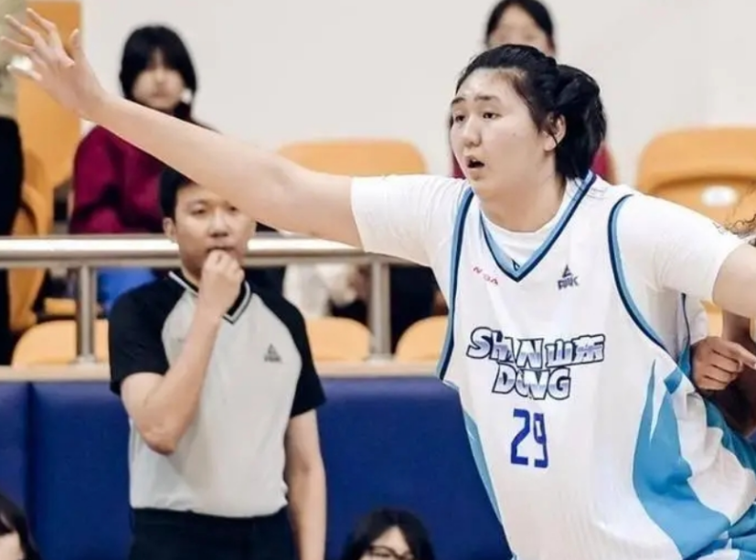 开云-大爆发！张子宇首次首发8分钟19+10连创新高 率山东女篮大胜